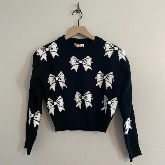 NWT Poof NY Bow Cropped Long Sleeve Crew Neck Sweater, XS - Picture 1 of 5